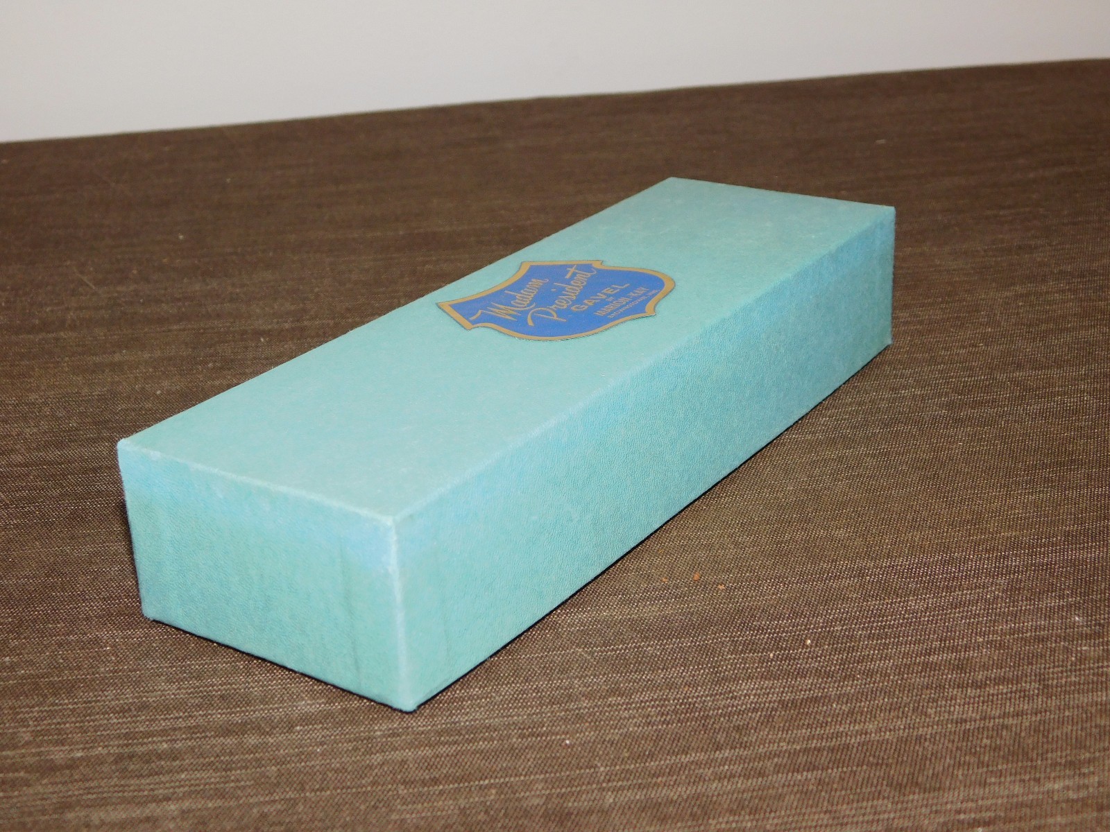 VINTAGE 8″ LONG MARION-KAY BROWNSTOWN IND MADAM PRESIDENT WOOD GAVEL IN BOX