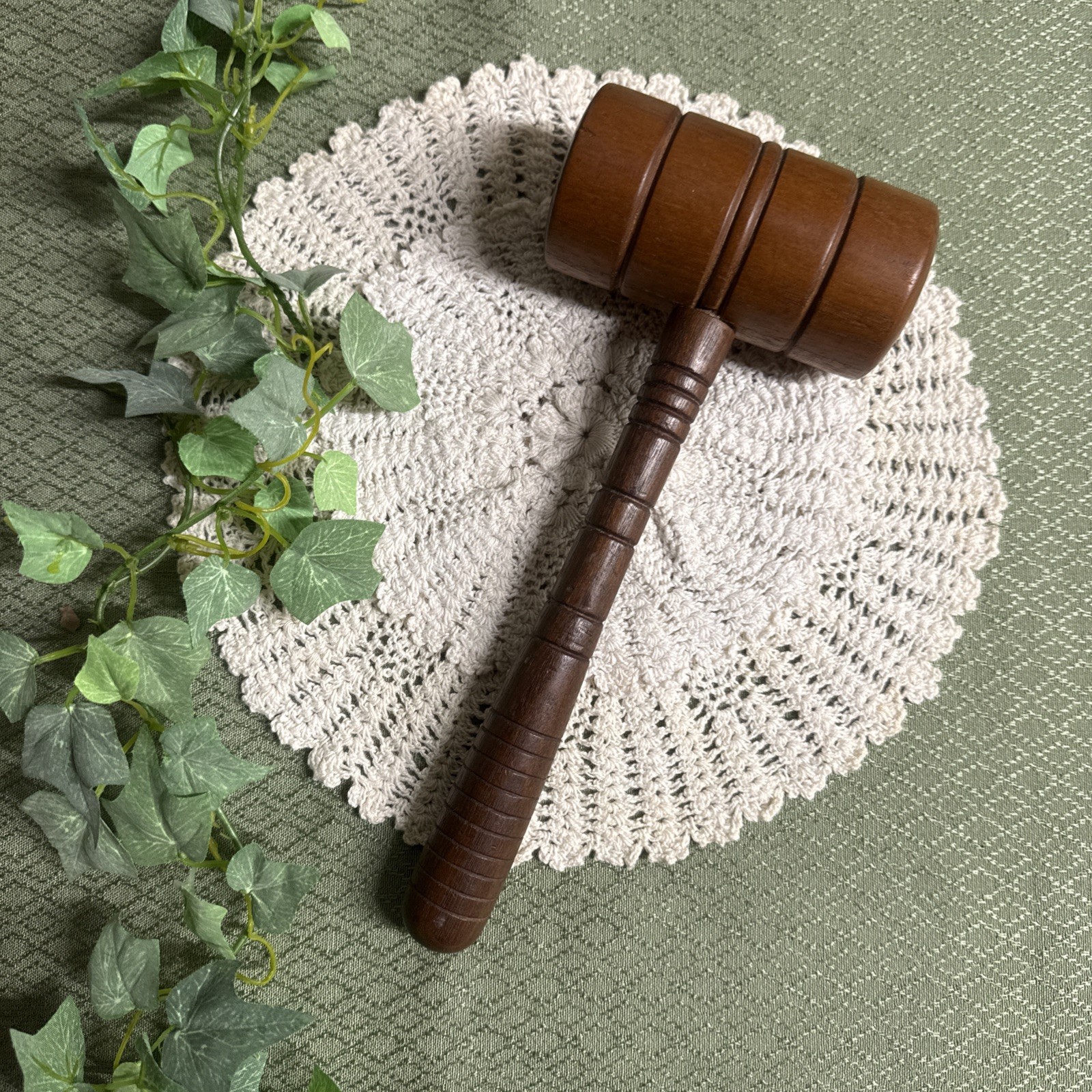 Vtg Medium Wood Wooden Gavel Mallet Judges Auctioneer Meetings 10-1/4”