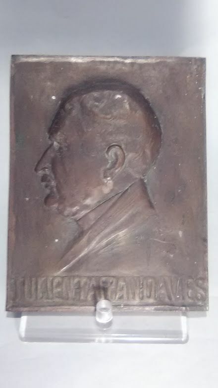Julien Tappan-Davies, New York Supreme Court Justice bronze plaque