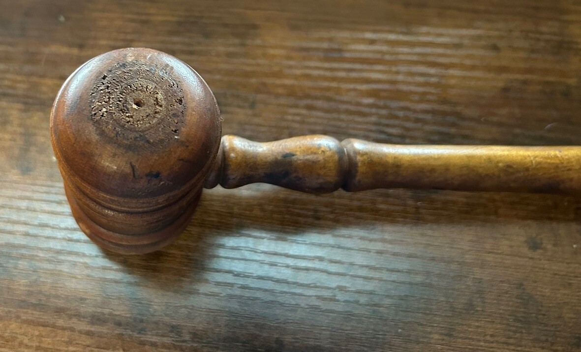 UNBRANDED 11″ WOOD GAVEL AUCTION LAW JUDGE VINTAGE