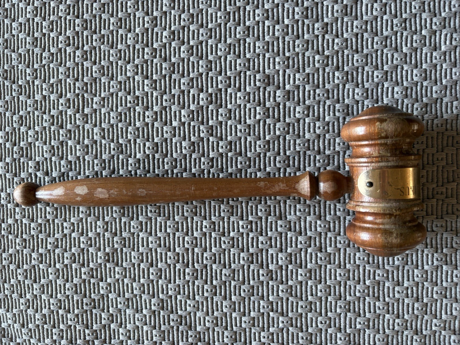 Wooden Vintage Gavel Judge Auctioneer 1944 w/ Brass Engraved Plaque lawyer court