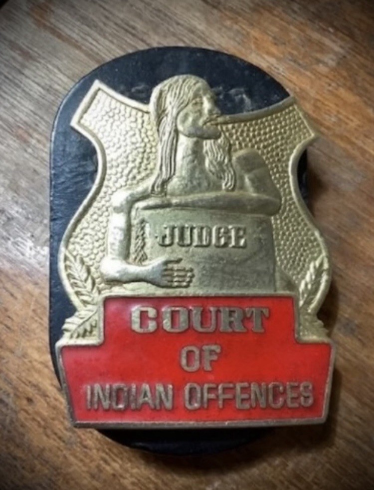 Rare Vintage «JUDGE, COURT of INDIAN OFFENCES» Badge & Belt Clip Holder, Tribal