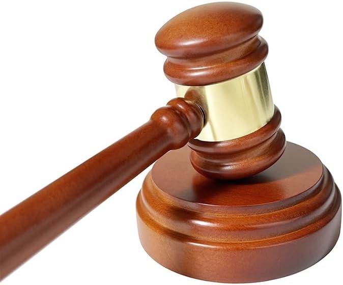 Solid Wood Gavel Set with Block – Traditional Design for Authority in Meetings