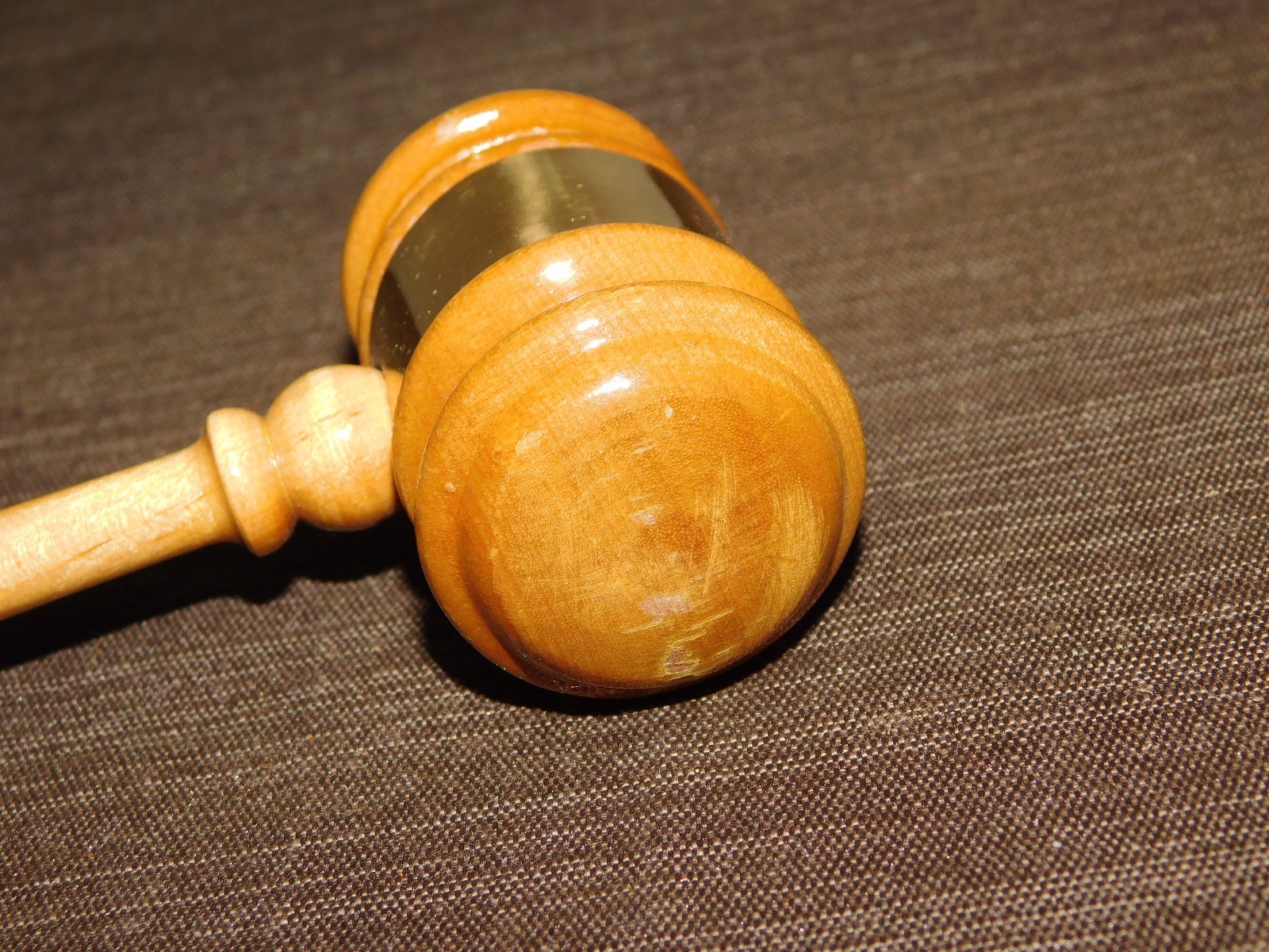 VINTAGE 8″ LONG MARION-KAY BROWNSTOWN IND MADAM PRESIDENT WOOD GAVEL IN BOX