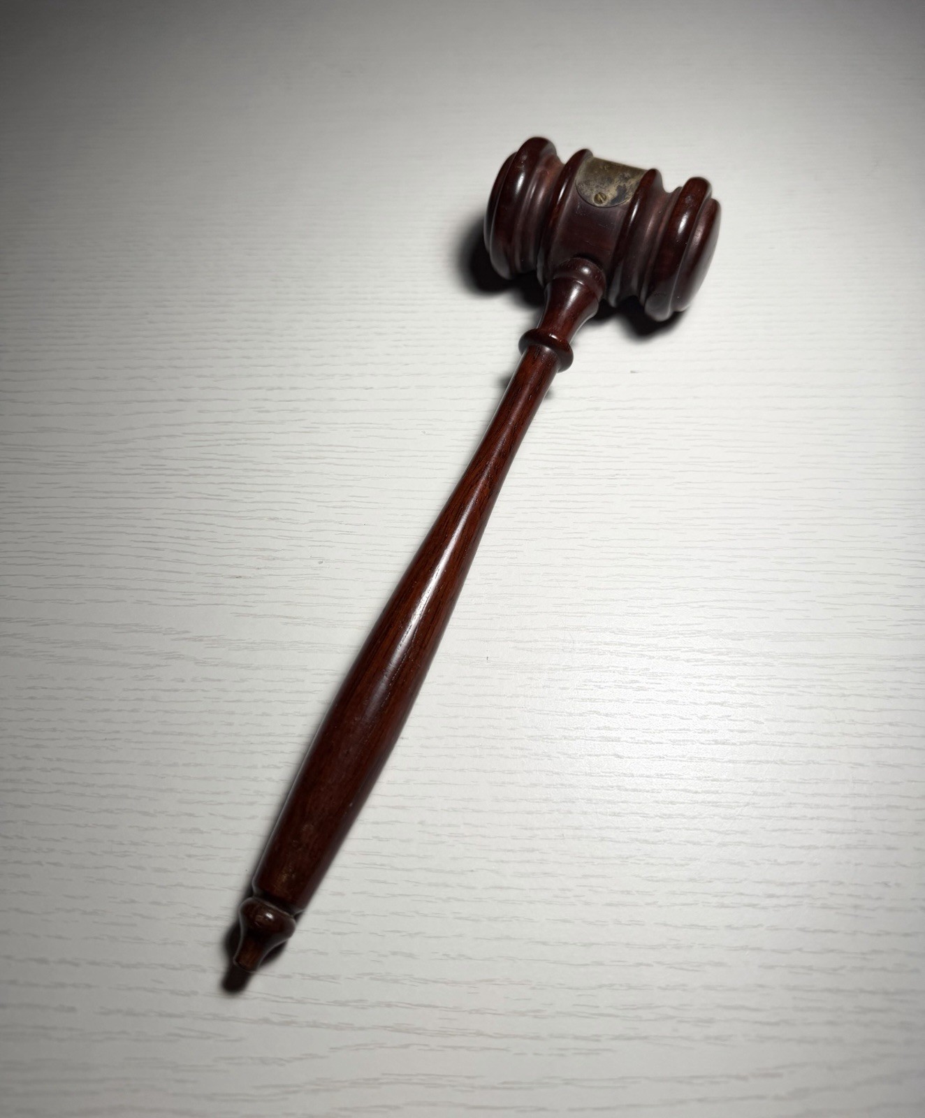 Vintage Wooden Judges/Auctioneers Gavel. Metal Plaque Says “THOMAS II LLANSO”