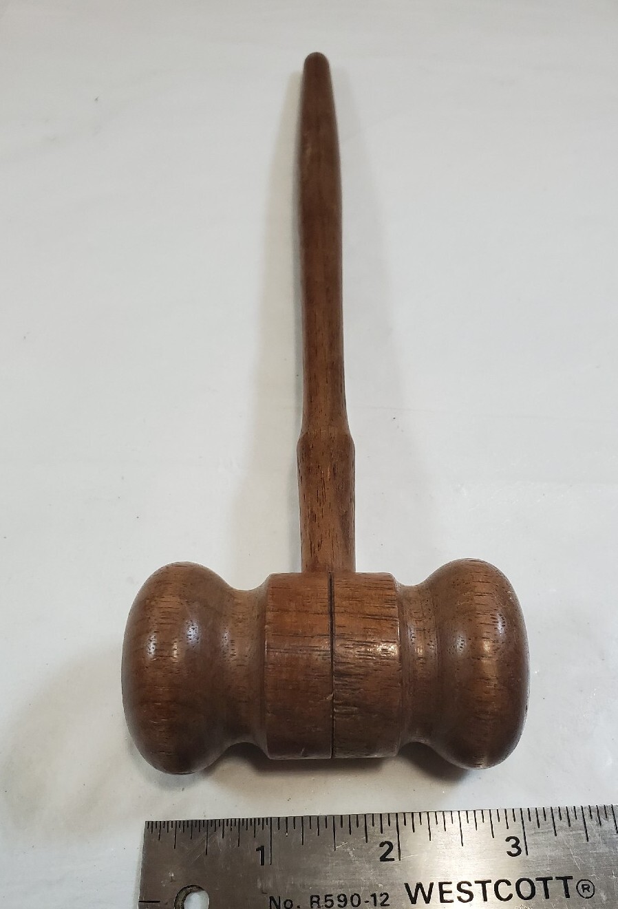 Nice Wood Grain Turned Wooden Gavel, 10-1/2″ Long. EUC