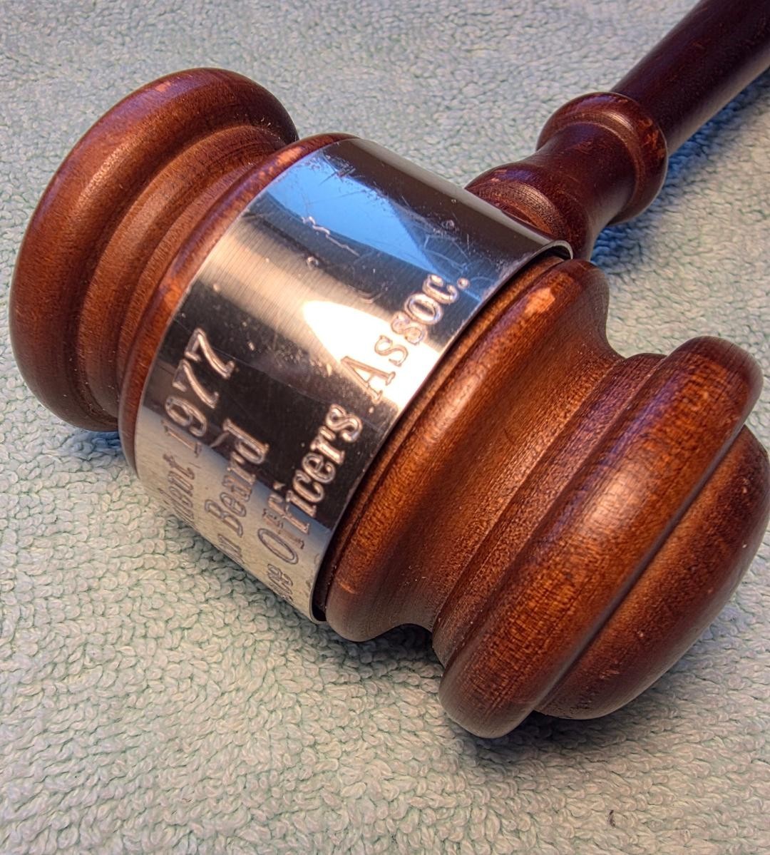 Vtg 1977 Lynwood CA Police Peace Officers Assoc Presentation Gavel, Wood, 10.25″
