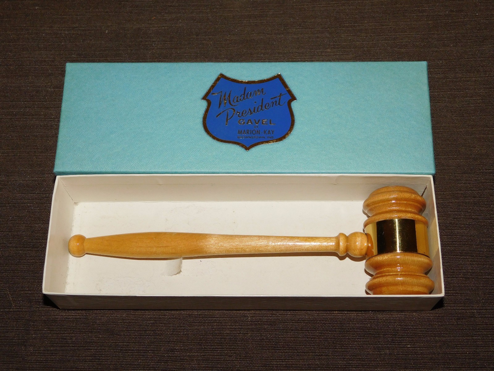 VINTAGE 8″ LONG MARION-KAY BROWNSTOWN IND MADAM PRESIDENT WOOD GAVEL IN BOX