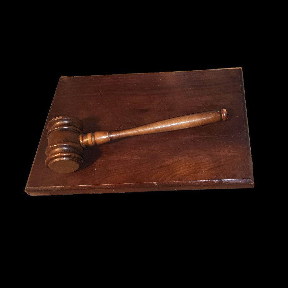 Vintage Solid Wood Gavel Wall Plaque Desk Decor For Judges Lawyers Auctioneers