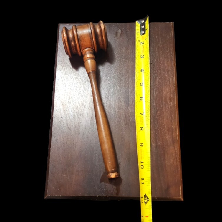 Vintage Solid Wood Gavel Wall Plaque Desk Decor For Judges Lawyers Auctioneers