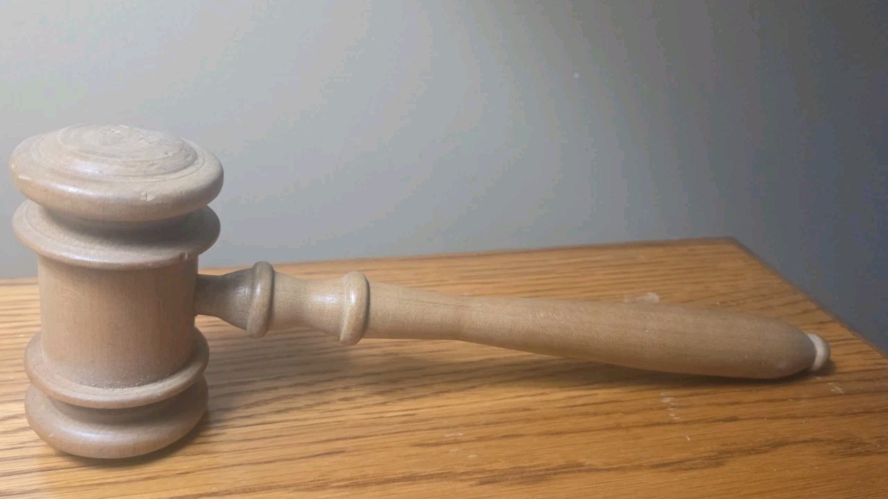 Wooden Judges Gavel – Collectible. Light Brown Wooden Color. Unbranded
