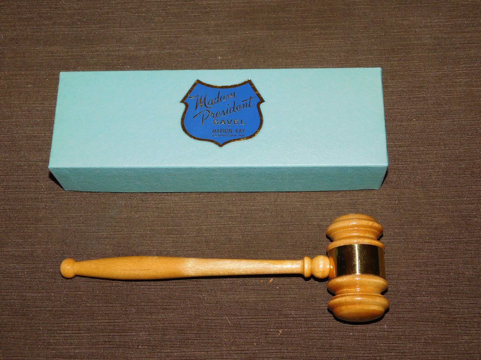 VINTAGE 8″ LONG MARION-KAY BROWNSTOWN IND MADAM PRESIDENT WOOD GAVEL IN BOX