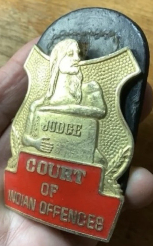 Rare Vintage «JUDGE, COURT of INDIAN OFFENCES» Badge & Belt Clip Holder, Tribal