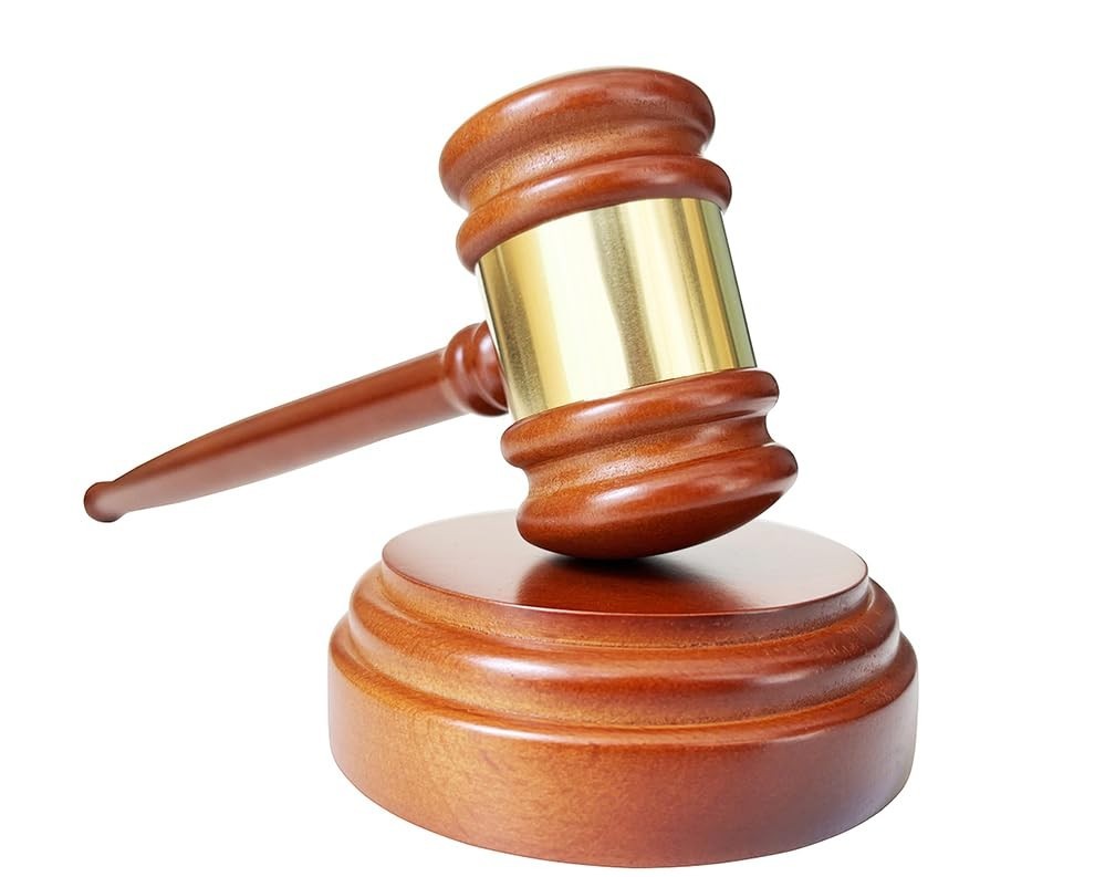 Handcrafted Wooden Gavel & Block Set – Ideal Desk Accessory for Judges, Lawyers,